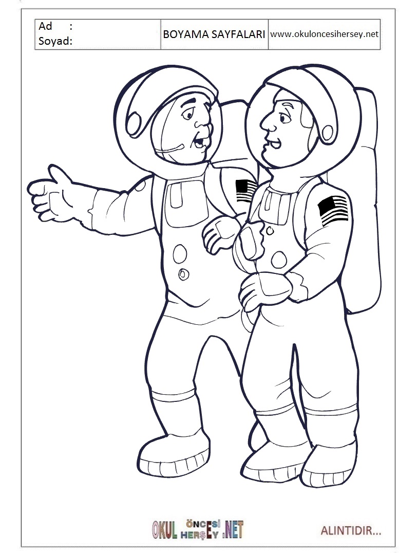 Çocuklar İçin Astronot Boyama Sayfaları 