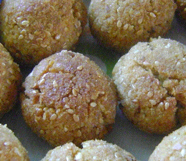 Susamlı Bayat Ekmek Kurabiyesi